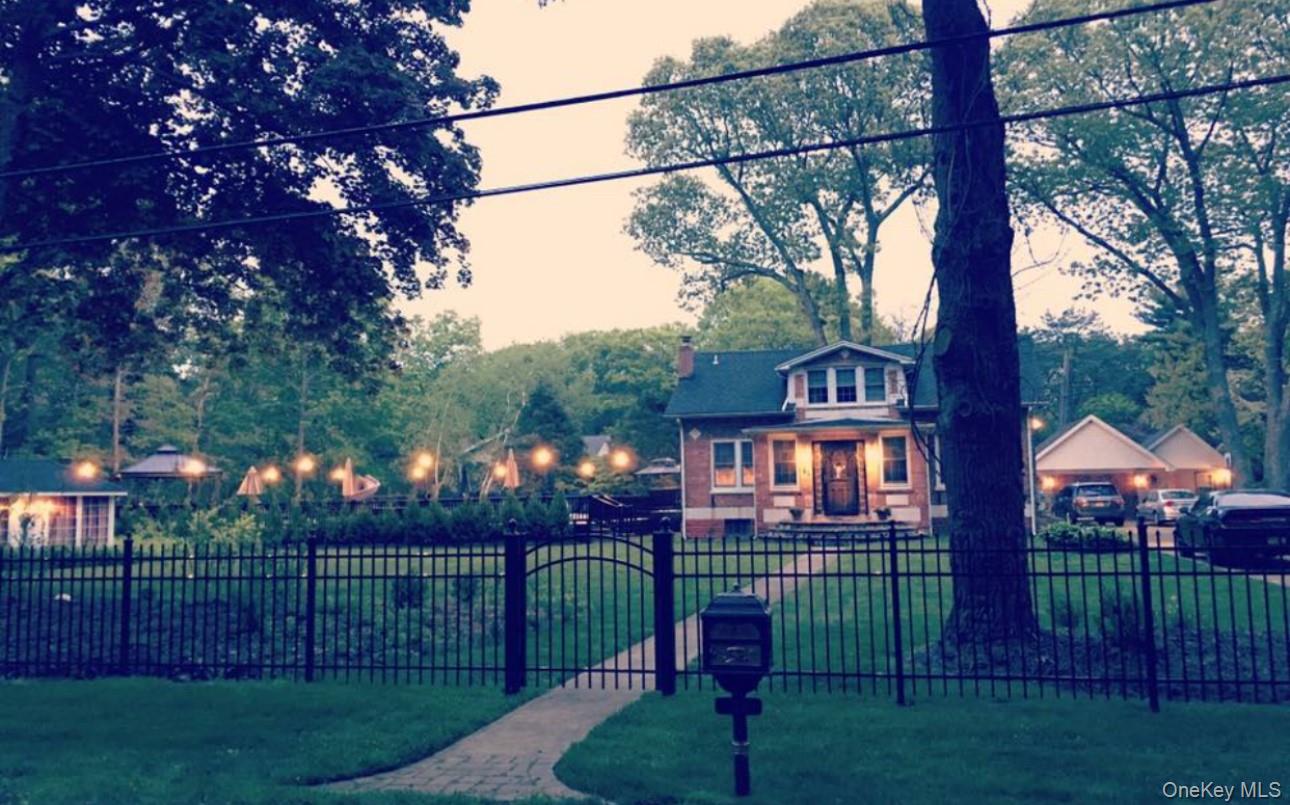 #1 photo, 21 Masem Court, Medford , NY 11763