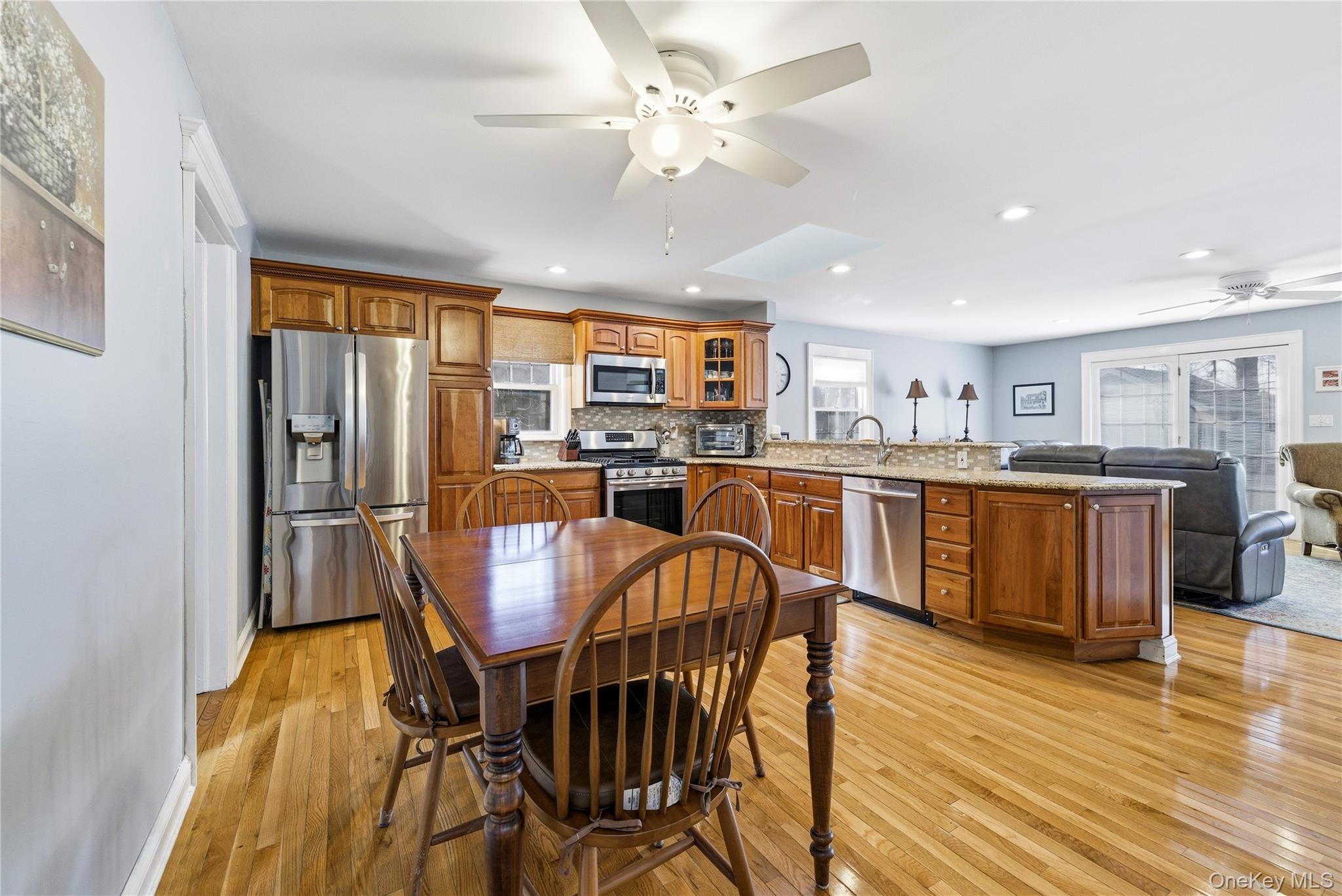 #10 photo, 29 Norwich Avenue, Lynbrook , NY 11563