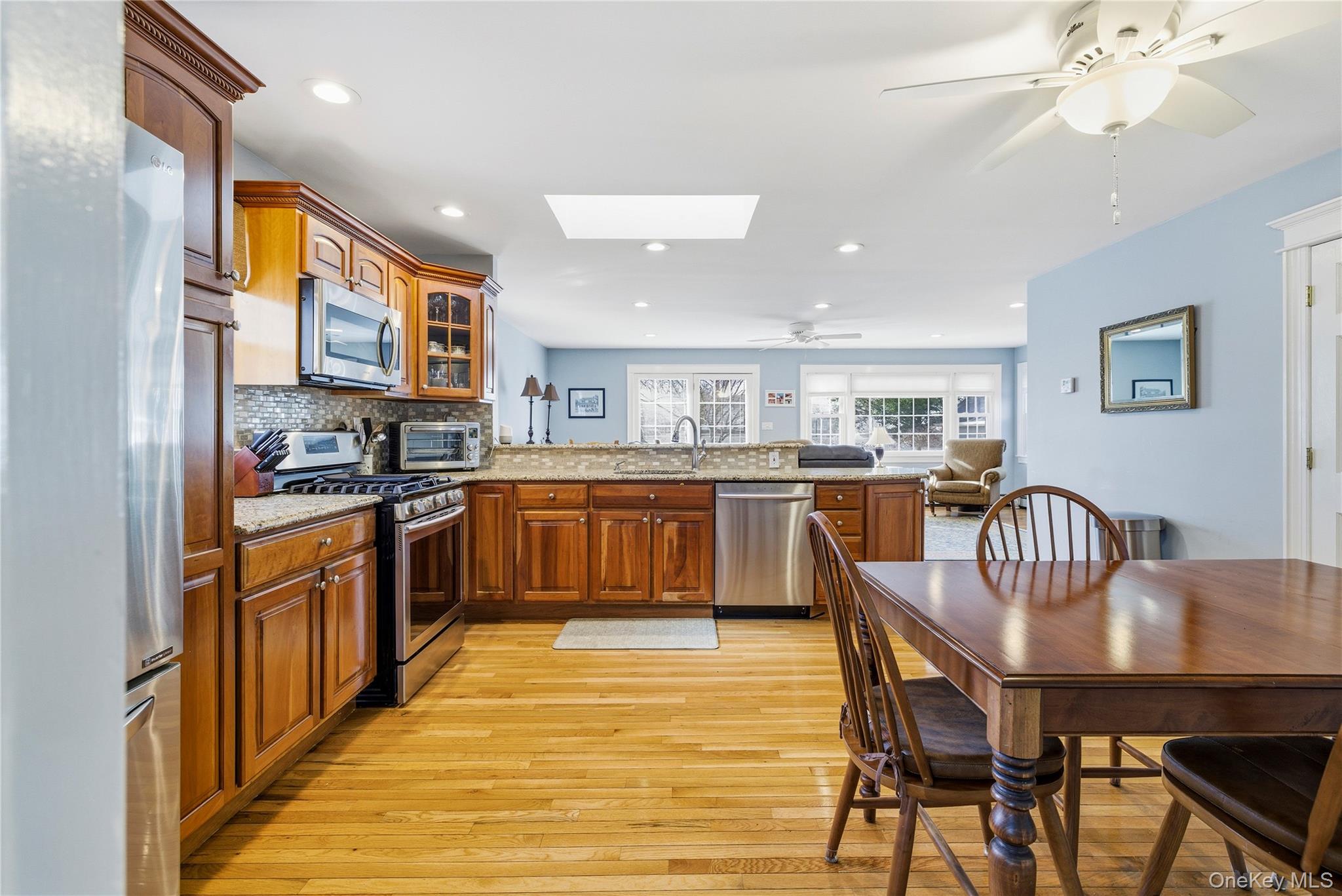 #11 photo, 29 Norwich Avenue, Lynbrook , NY 11563