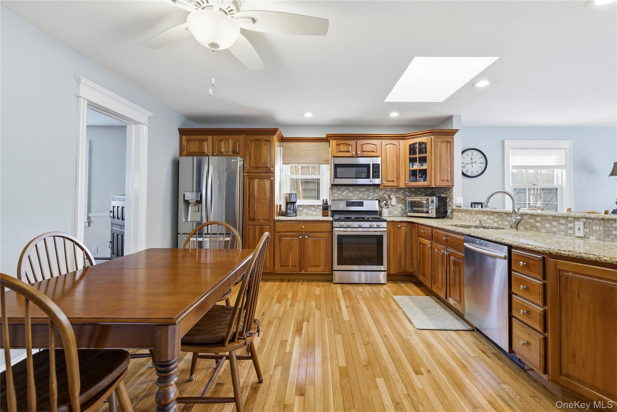 #12 photo, 29 Norwich Avenue, Lynbrook , NY 11563