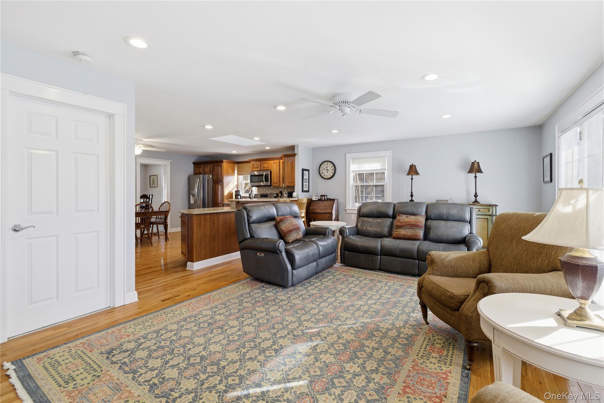 #16 photo, 29 Norwich Avenue, Lynbrook , NY 11563