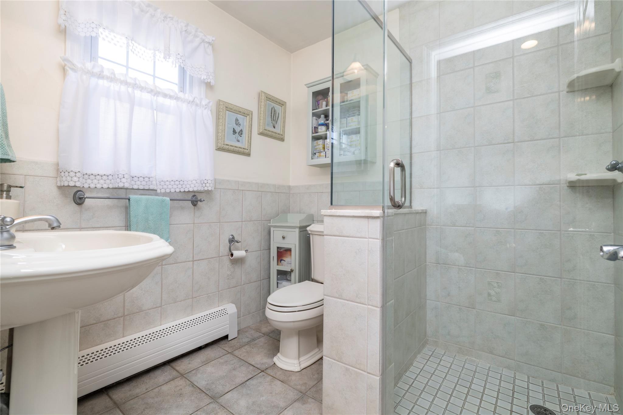 #17 photo, 29 Norwich Avenue, Lynbrook , NY 11563