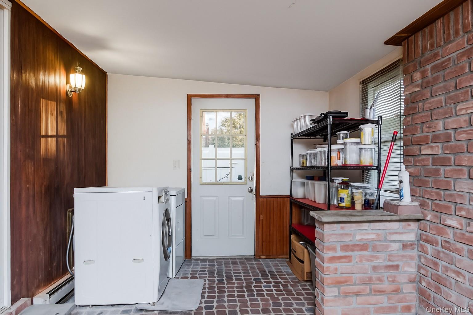 #16 photo, 1012 N Ontario Avenue, Lindenhurst , NY 11757