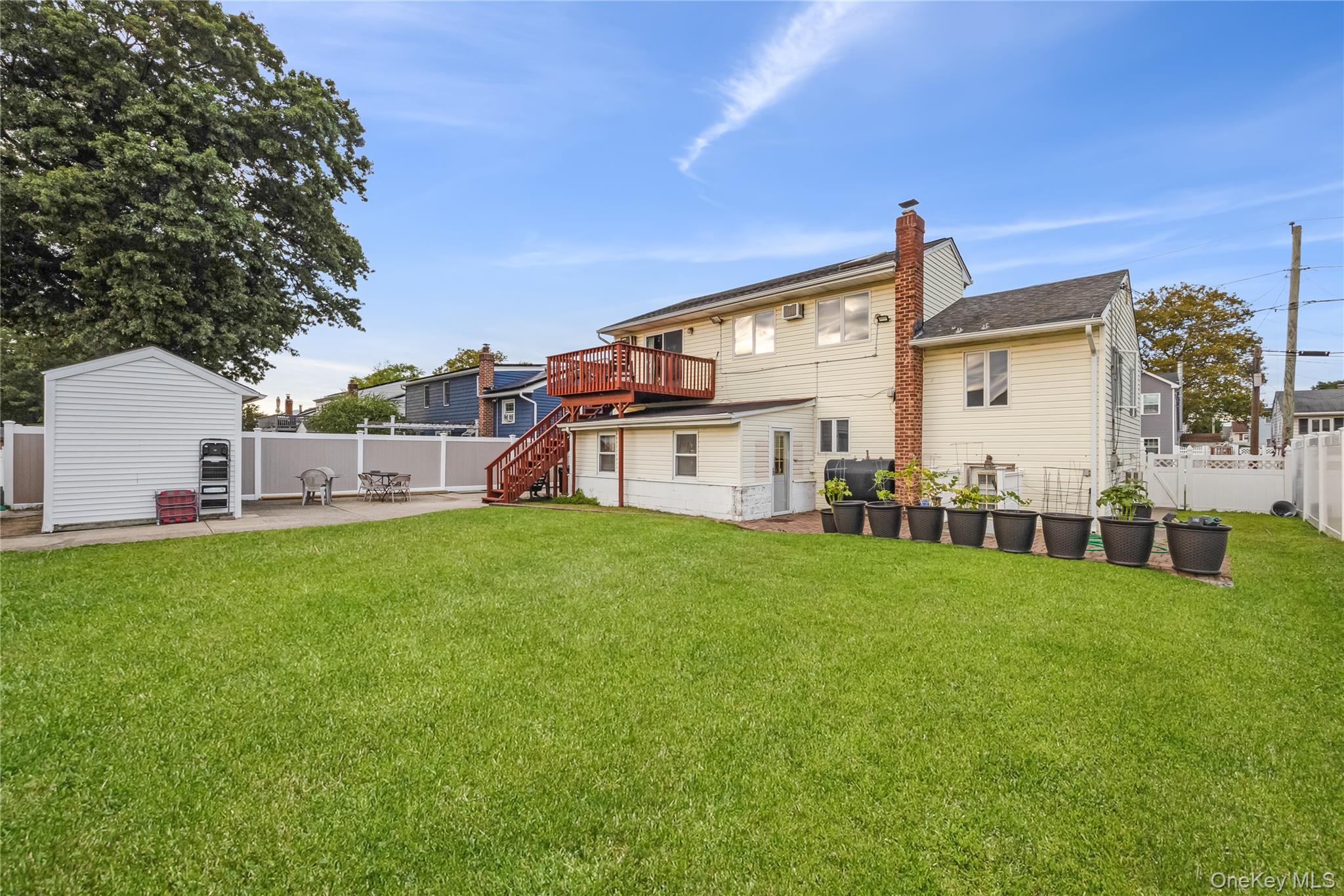 #19 photo, 1012 N Ontario Avenue, Lindenhurst , NY 11757