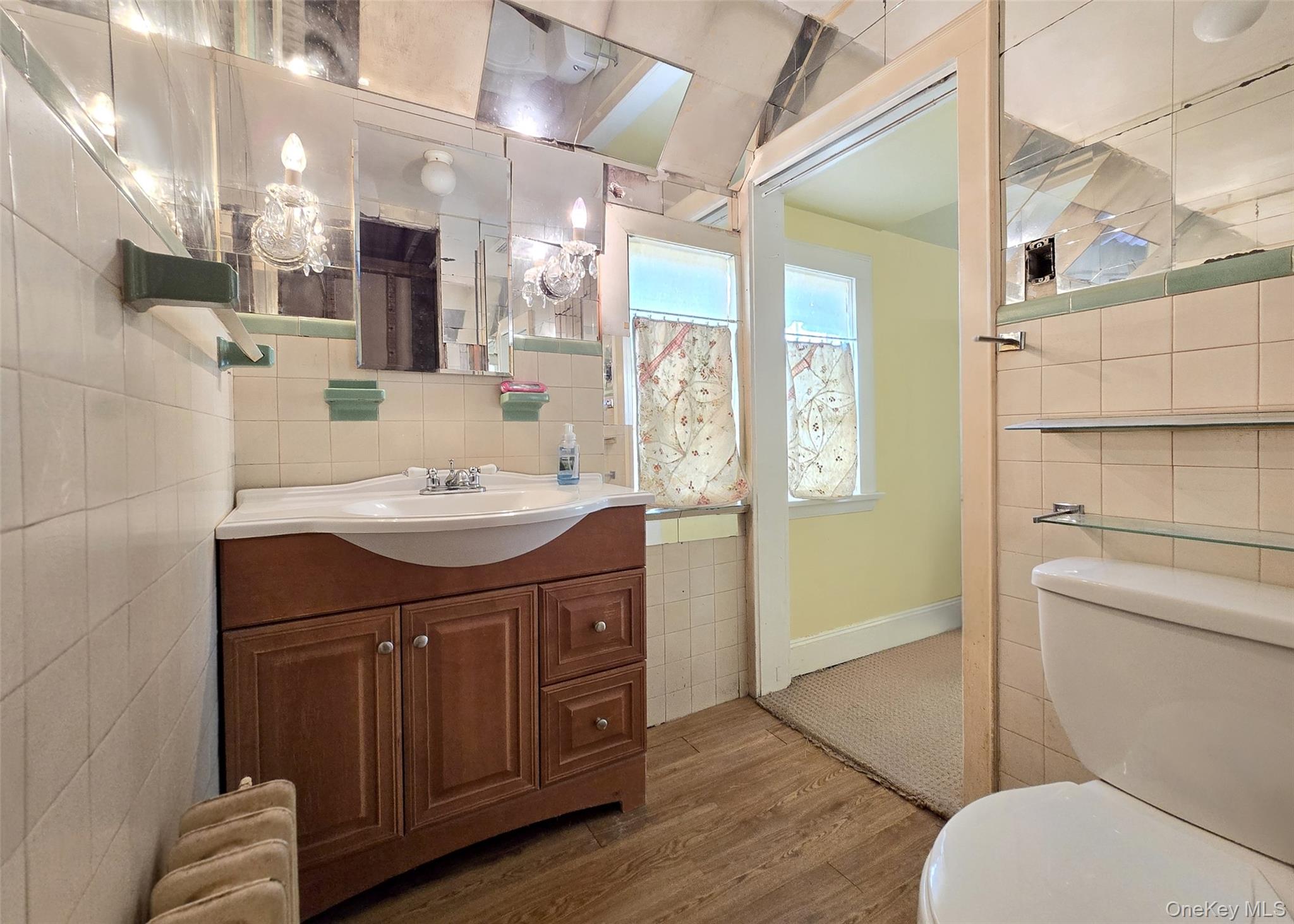 #10 photo, 410 Greene Avenue, 东长岛 Sayville , NY 11782