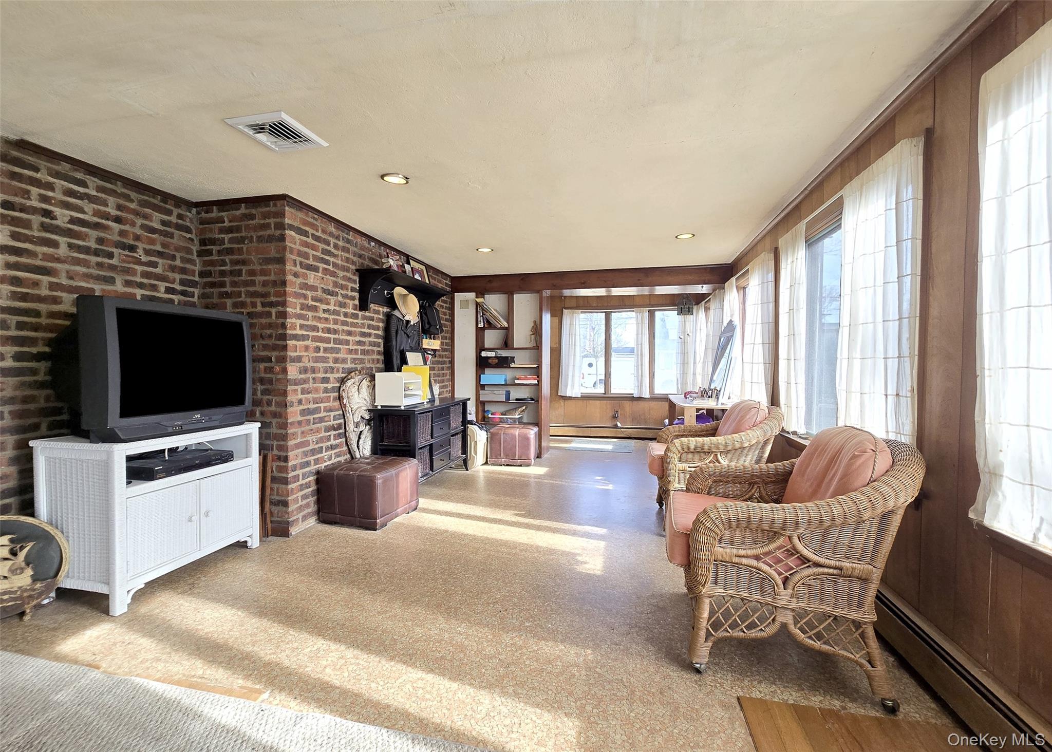 #8 photo, 410 Greene Avenue, 东长岛 Sayville , NY 11782