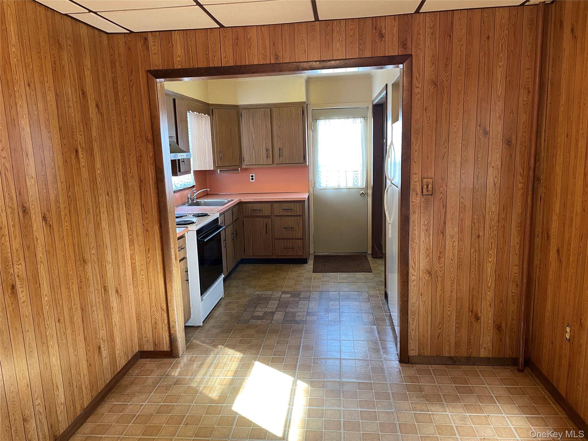 #6 photo, 20 Wyona Avenue, Lindenhurst , NY 11757