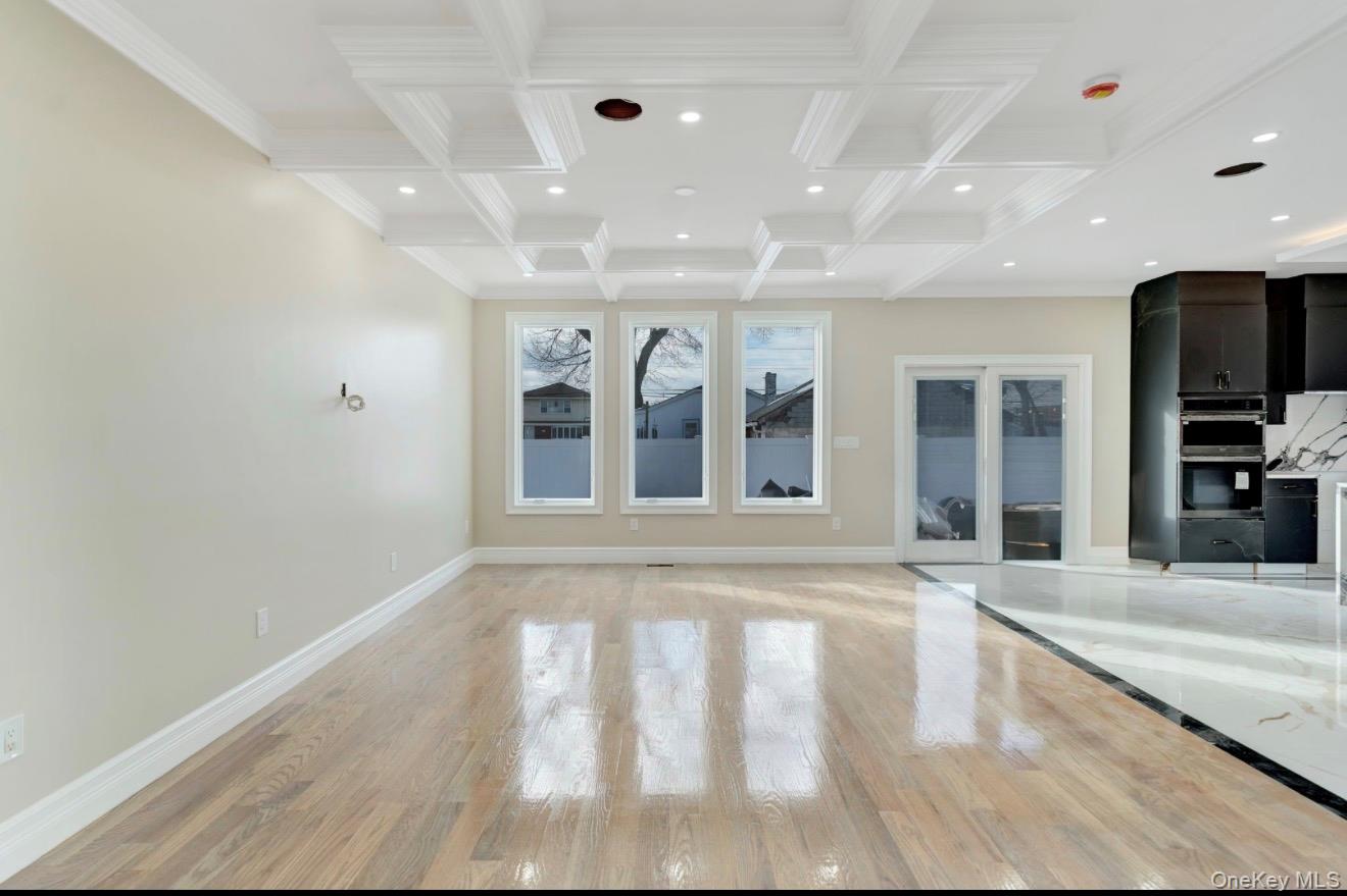 #12 photo, 340 Doris Avenue, Нассау ‖ Franklin Square , NY 11010