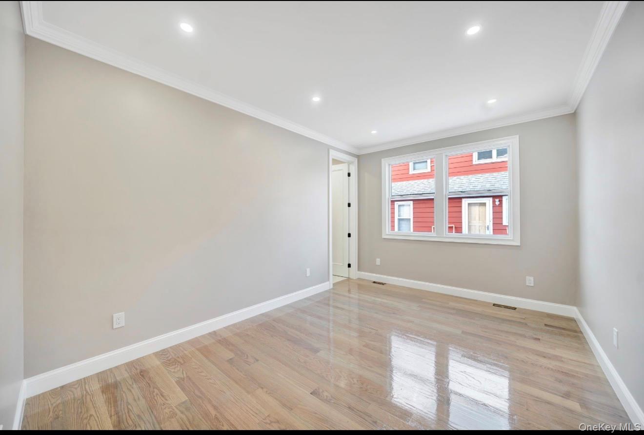 #20 photo, 340 Doris Avenue, Нассау ‖ Franklin Square , NY 11010