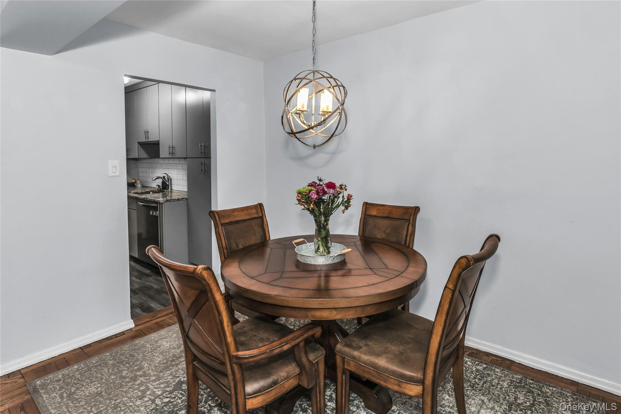 #13 photo, 200 Atlantic Avenue, 長島 Lynbrook , NY 11563