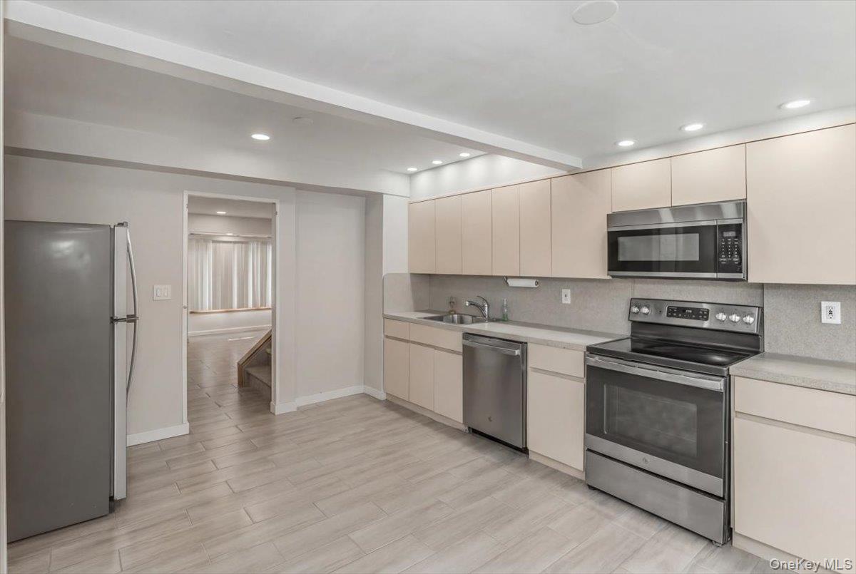 #9 photo, 2287 7th Street, East Meadow , NY 11554