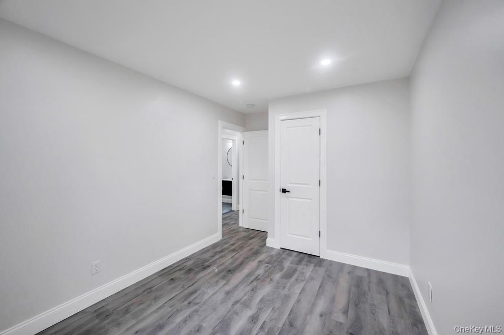 #20 photo, 3004 New London Avenue, Medford , NY 11763