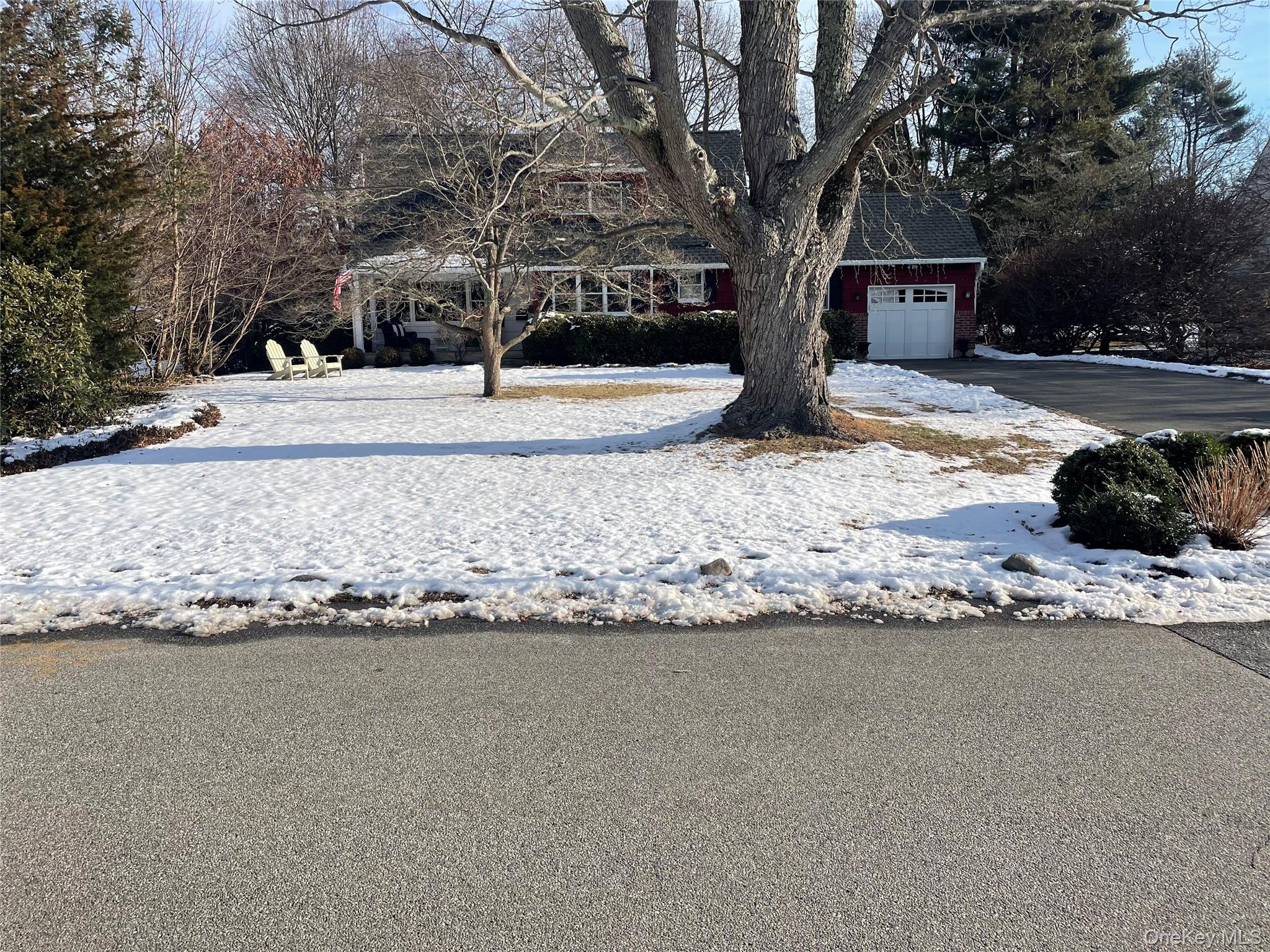 #2 photo, 30 Carnegie Avenue, Huntington , NY 11743