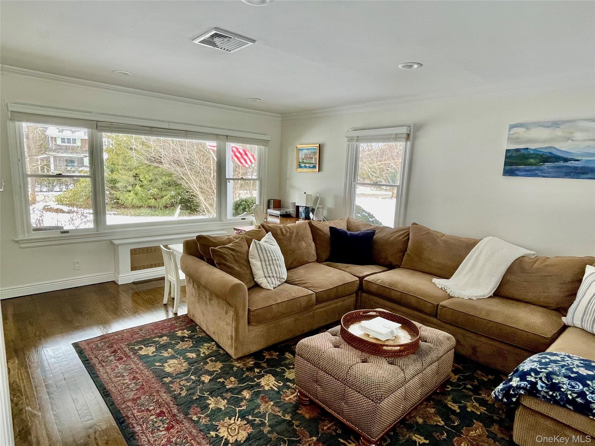 #3 photo, 30 Carnegie Avenue, Huntington , NY 11743