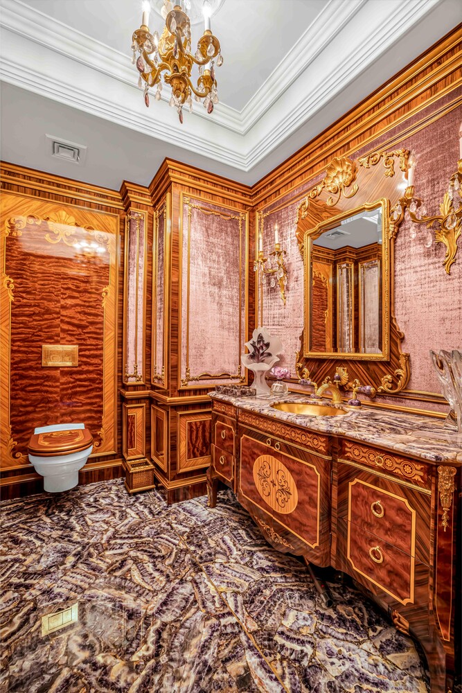 #15 photo, 721 5TH Avenue, Midtown East , NY 10022