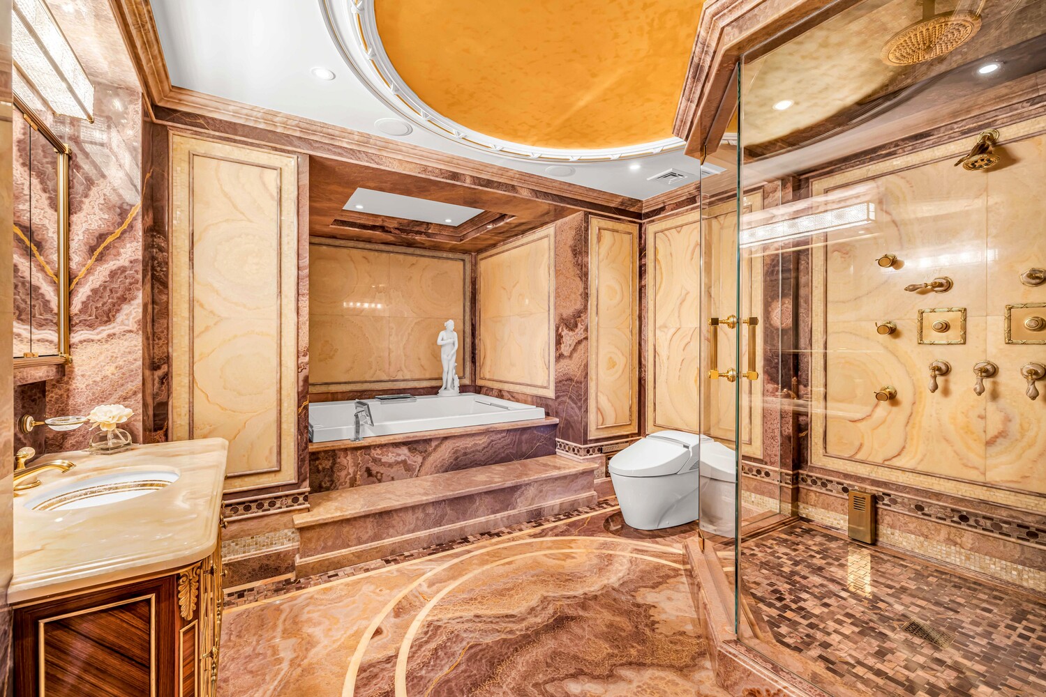 #9 photo, 721 5TH Avenue, Midtown East , NY 10022