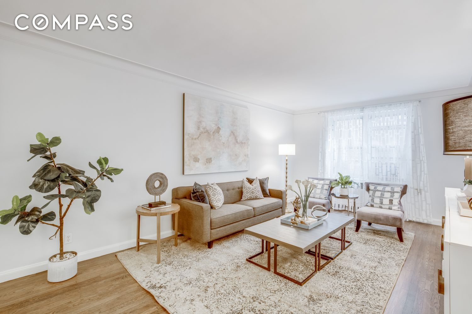 #3 photo, 300 W 53rd Street, मैनहटन Hell's Kitchen , NY 10019