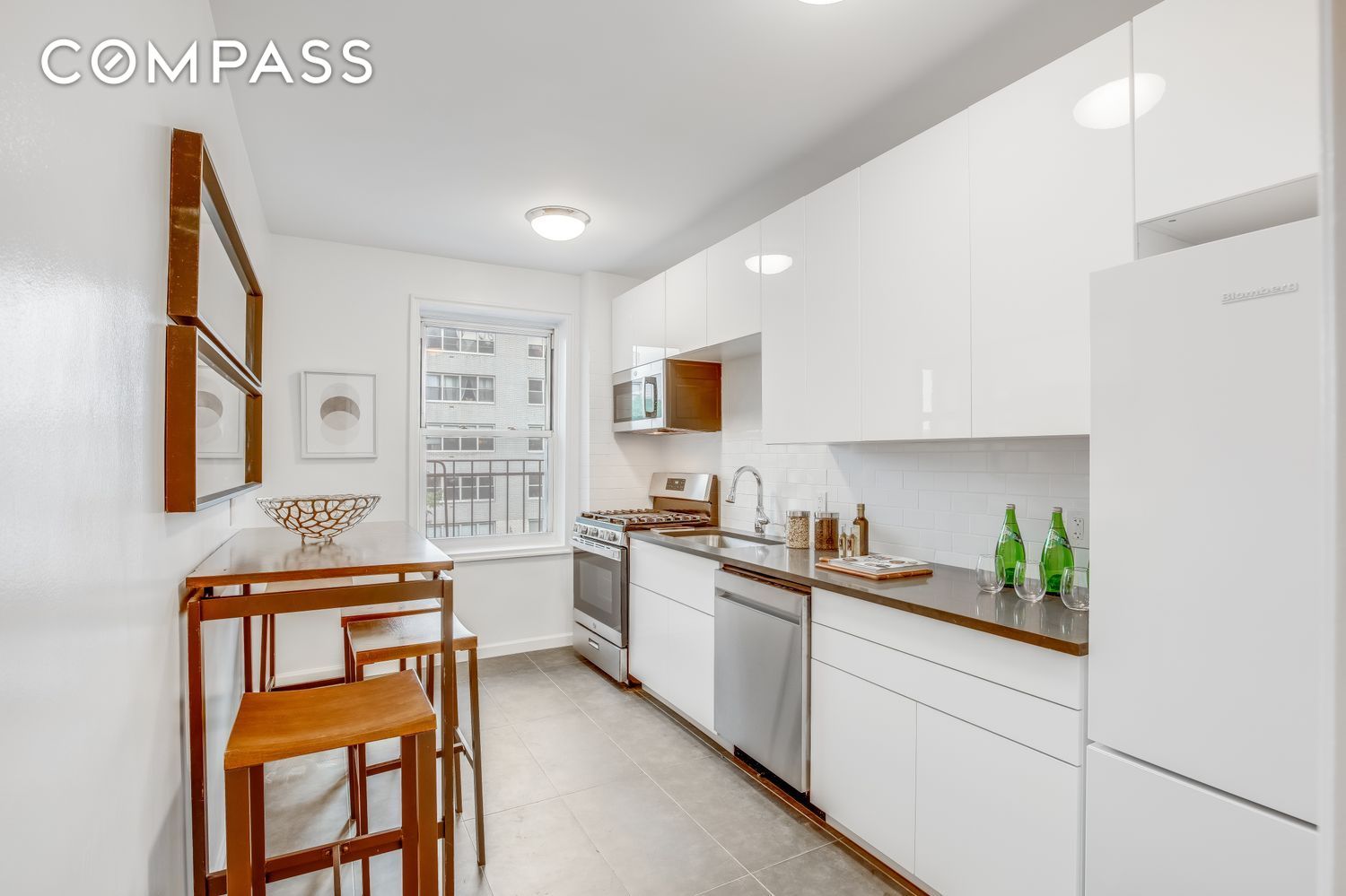 #6 photo, 300 W 53rd Street, मैनहटन Hell's Kitchen , NY 10019