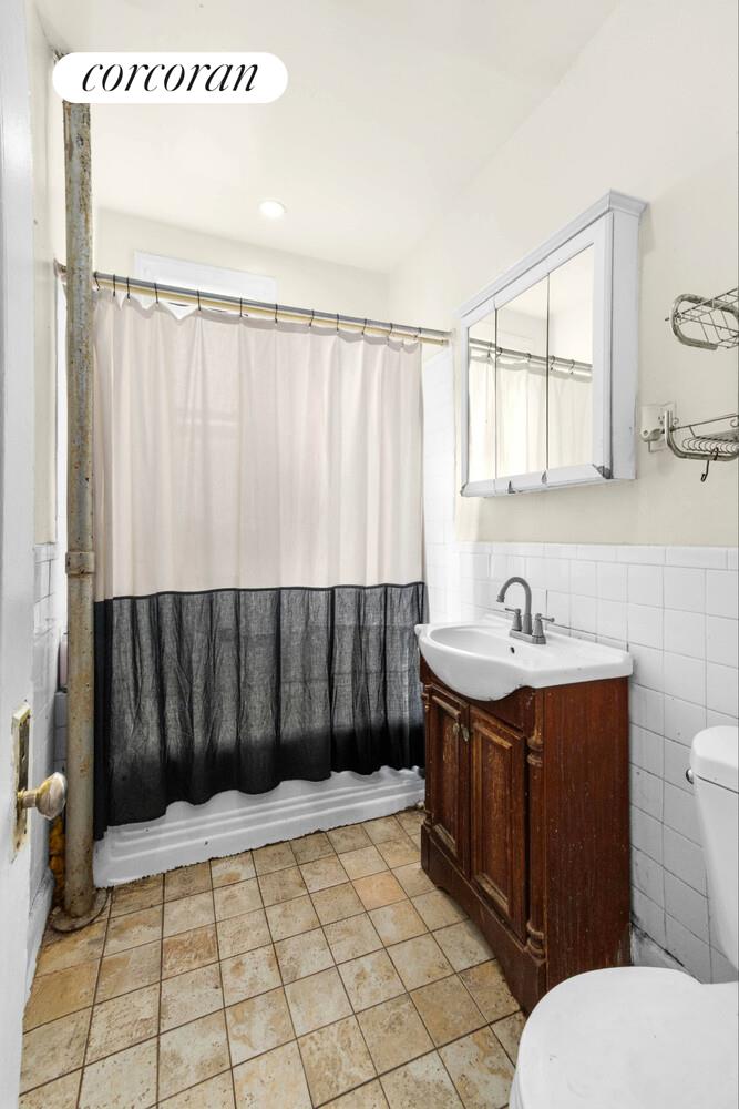 #9 photo, 15 FORT WASHINGTON Avenue, मैनहटन Washington Heights , NY 10032