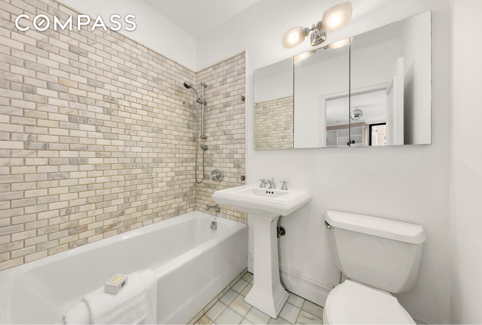 #8 photo, 3 Hanover Square, Financial District , NY 10004