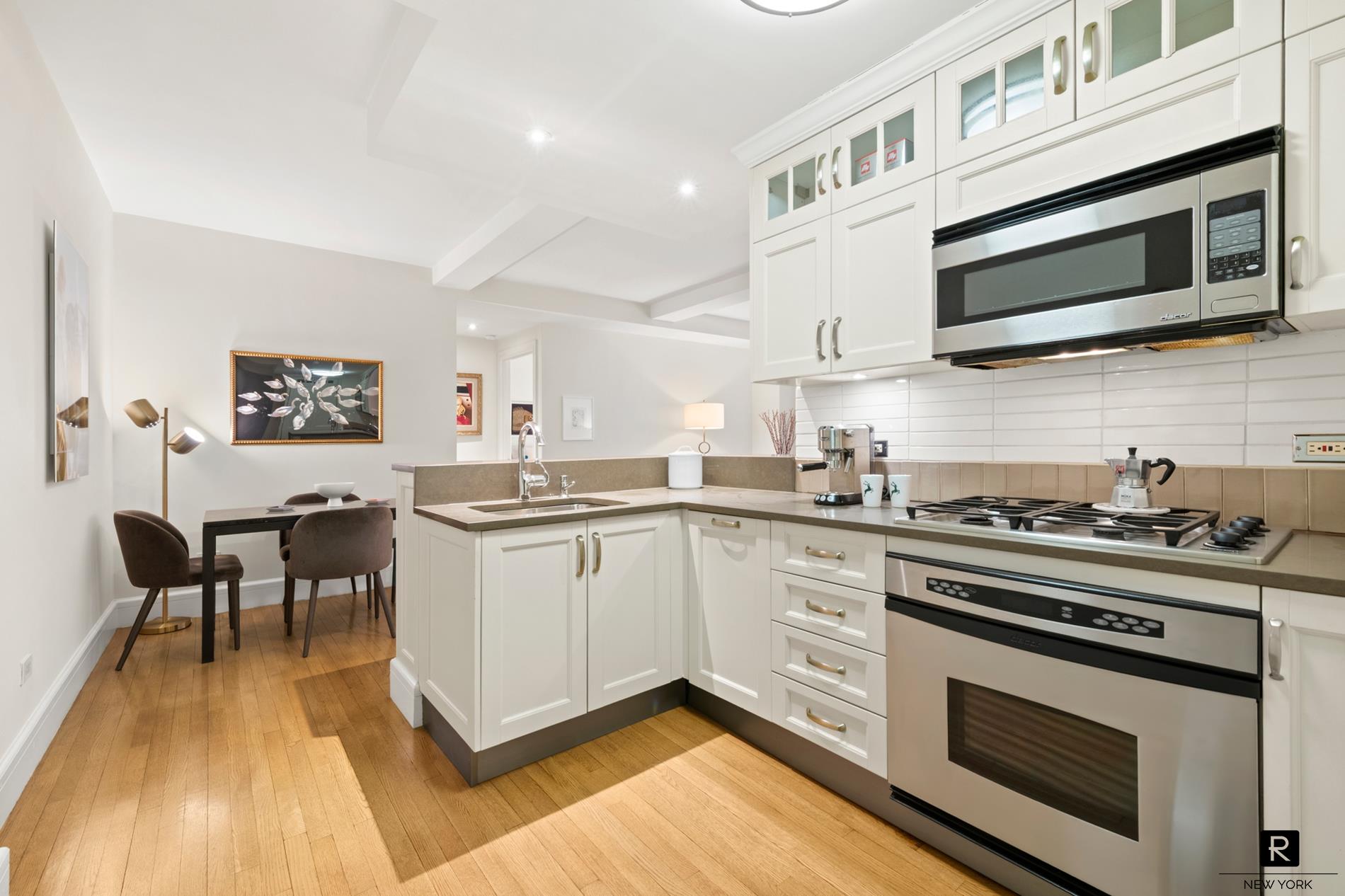 #4 photo, 27 W 72nd Street, Upper West Side , NY 10023