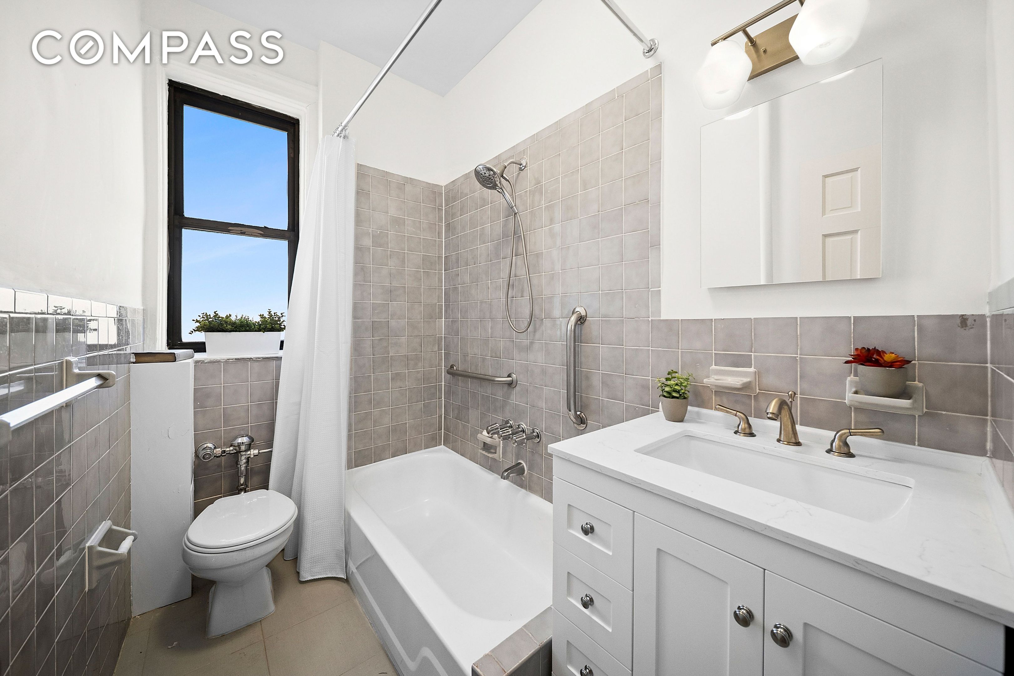 #4 photo, 7401 4th Avenue, Bay Ridge , NY 11209