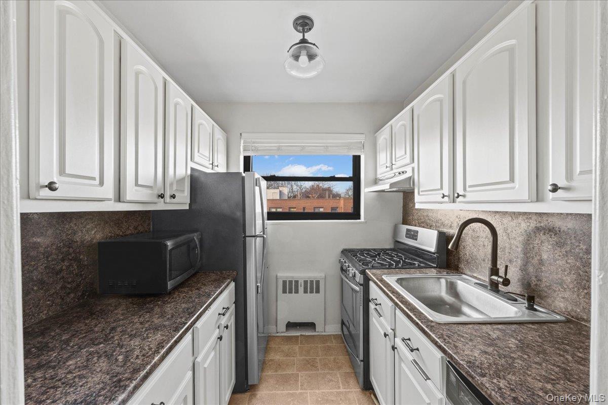 #1 photo, 20 Shady Glen Court, New Rochelle , NY 10805