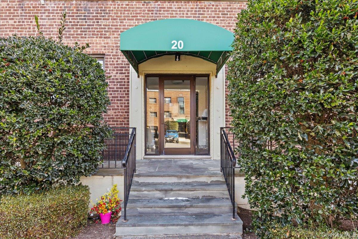 #16 photo, 20 Shady Glen Court, New Rochelle , NY 10805