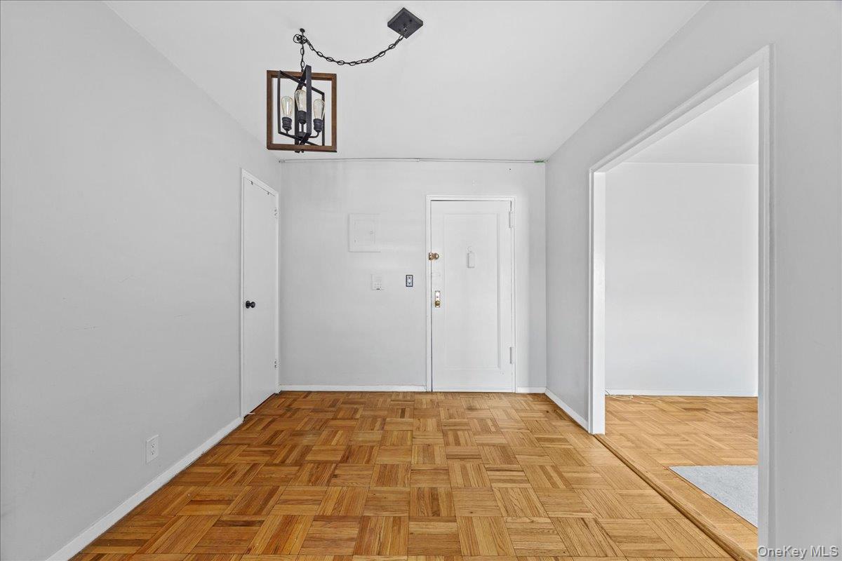 #5 photo, 20 Shady Glen Court, New Rochelle , NY 10805