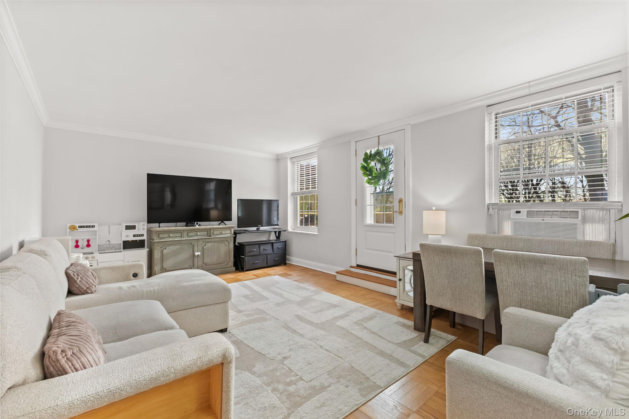 #10 photo, 1350 Midland Avenue, Bronxville , NY 10708