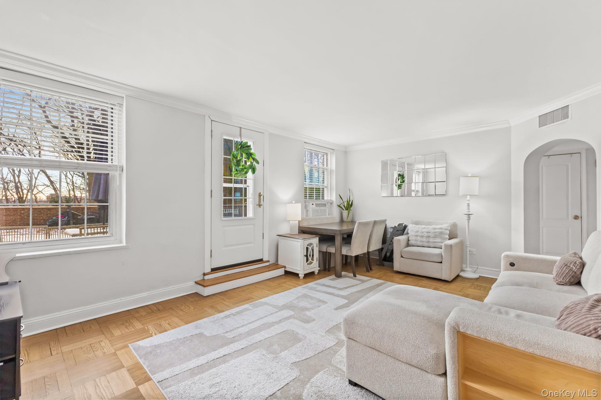 #12 photo, 1350 Midland Avenue, Bronxville , NY 10708