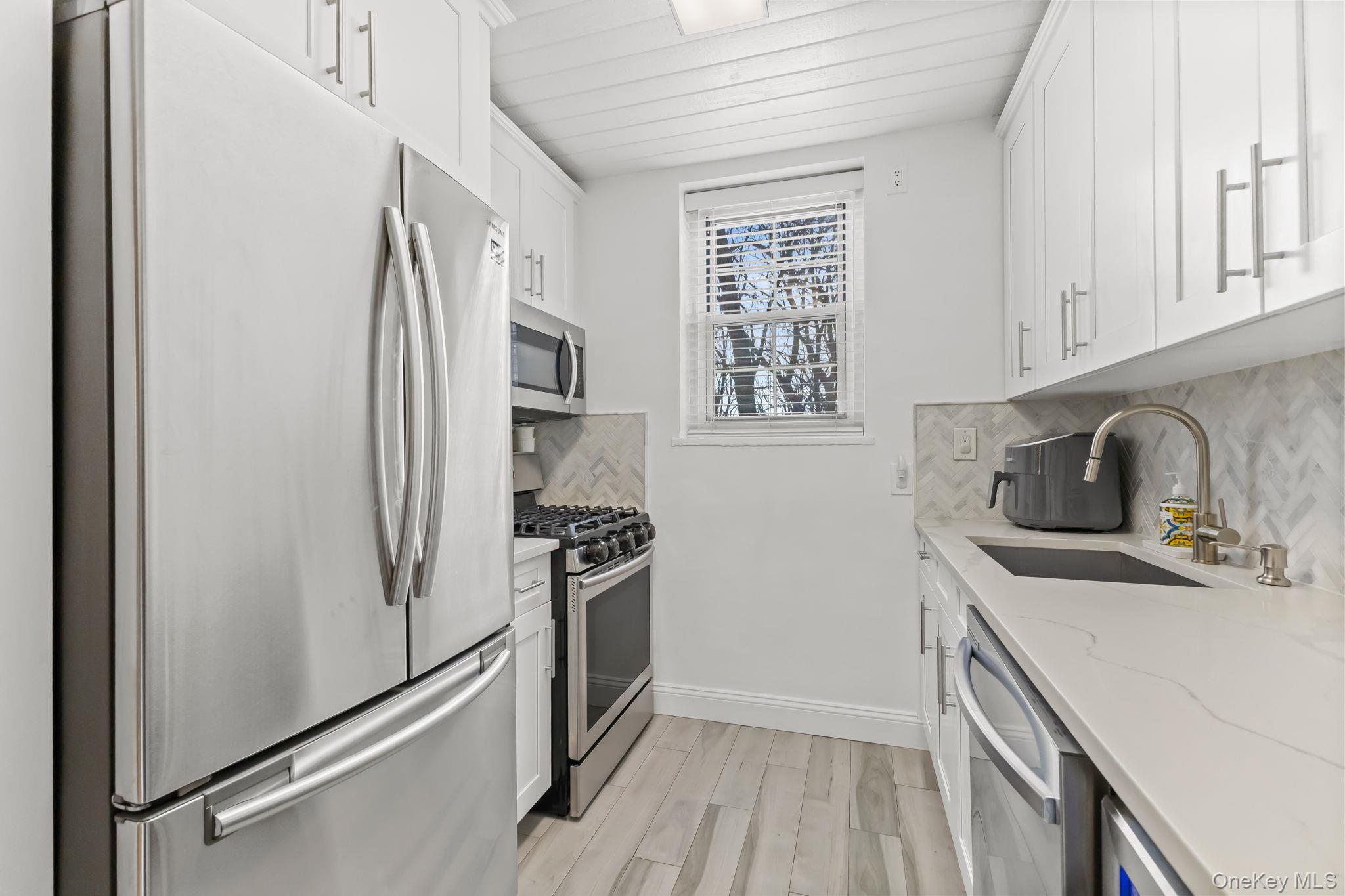 #6 photo, 1350 Midland Avenue, Bronxville , NY 10708