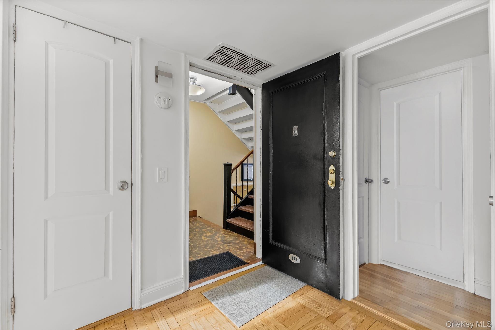 #9 photo, 1350 Midland Avenue, Bronxville , NY 10708