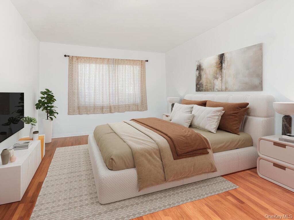 #11 photo, 4190 E Tremont Avenue, Bronx , NY 10465