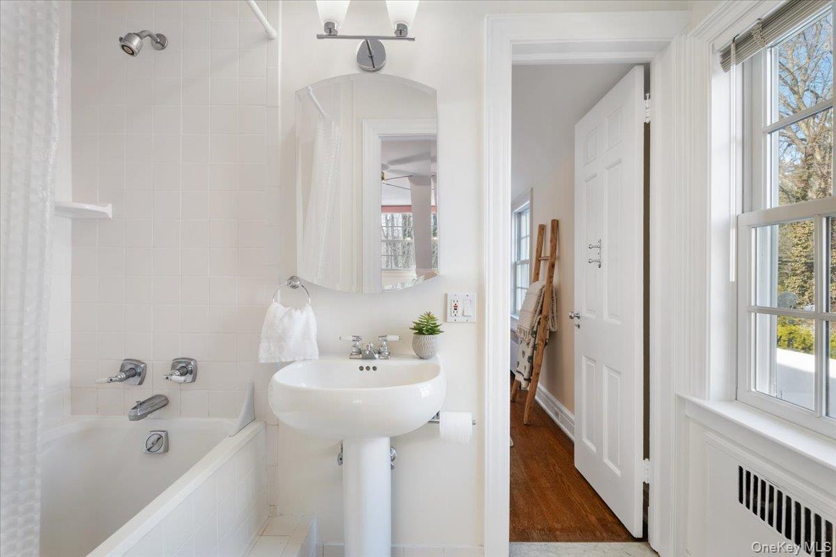 #11 photo, 43 Tompkins Road, Scarsdale , NY 10583