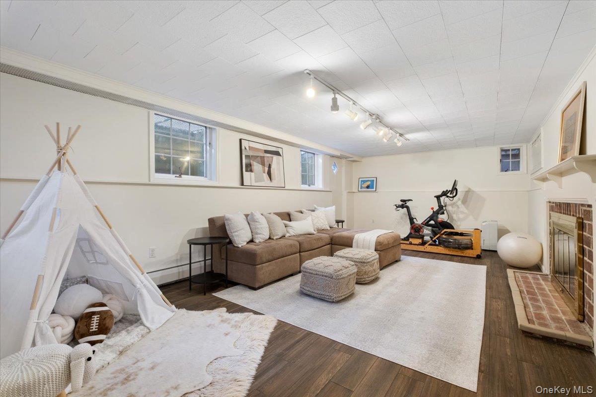 #15 photo, 43 Tompkins Road, Scarsdale , NY 10583