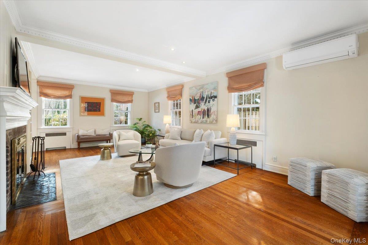 #3 photo, 43 Tompkins Road, Scarsdale , NY 10583