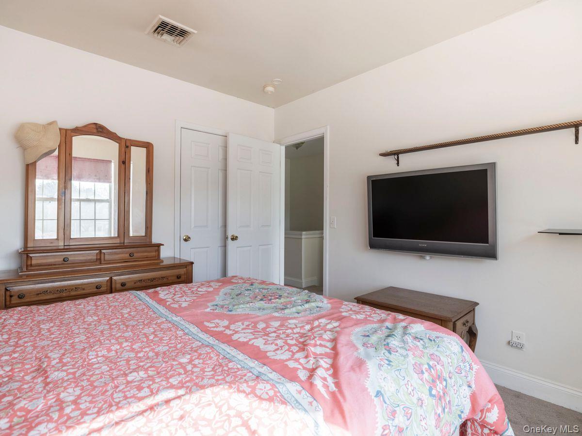 #14 photo, 15 Troy Lane, Highland , NY 12528