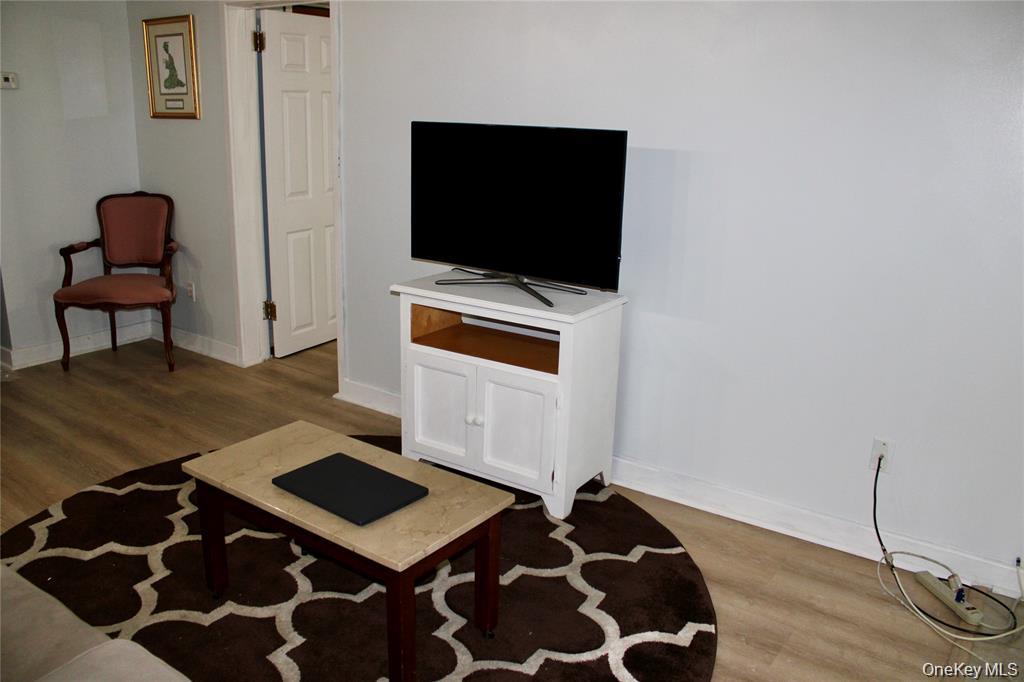 #6 photo, 24 Chestnut Lane, Newburgh , NY 12550