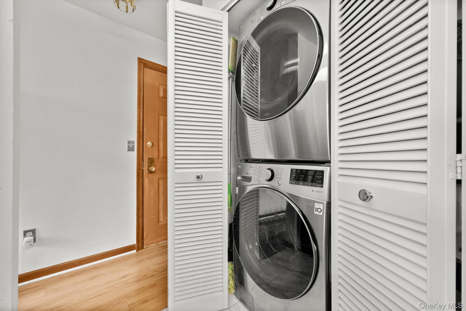 #10 photo, 1465 E Putnam Avenue, Call Listing Agent , CT 06870