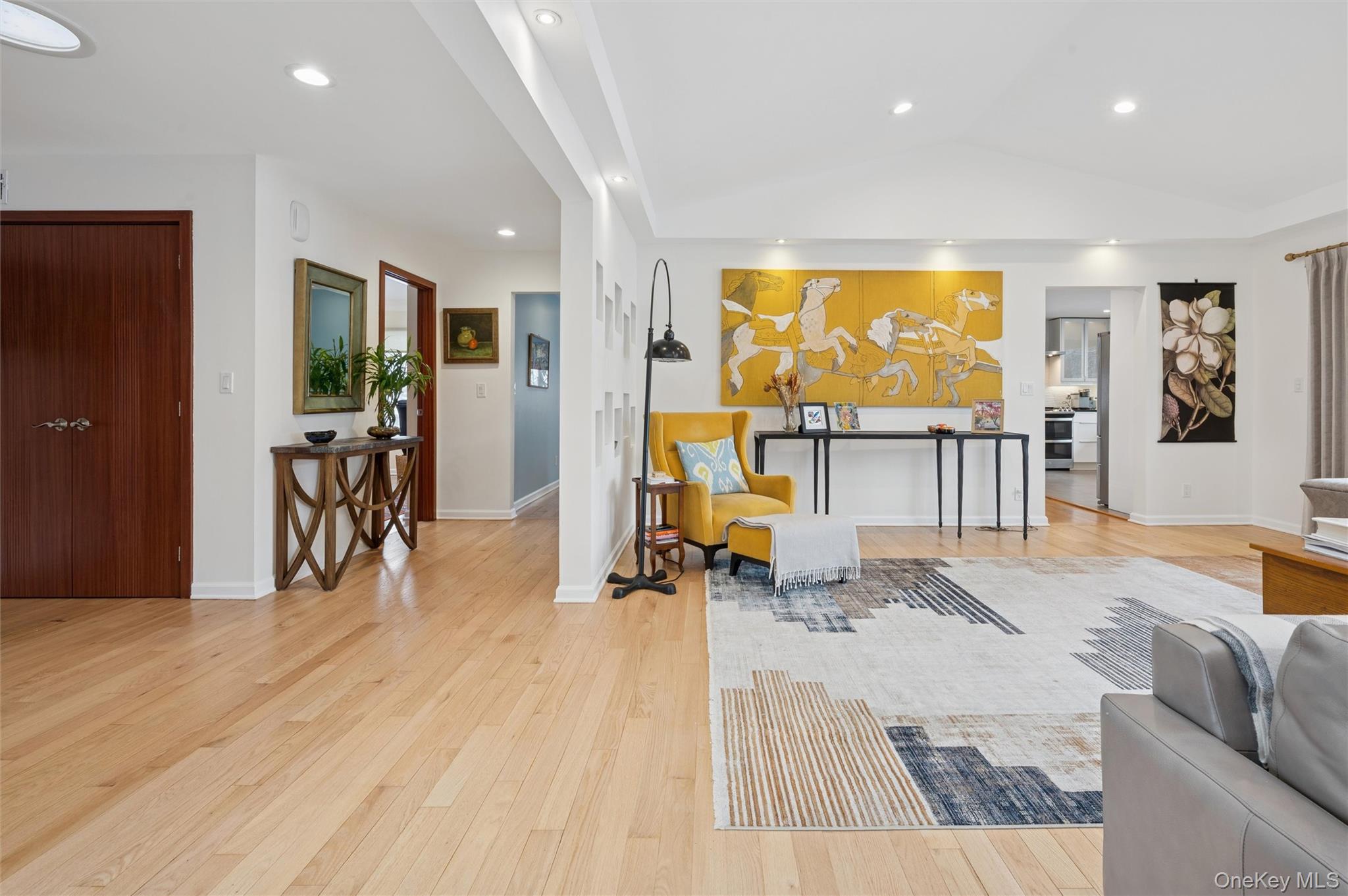 #20 photo, 383 254th Street, Bronx , NY 10471