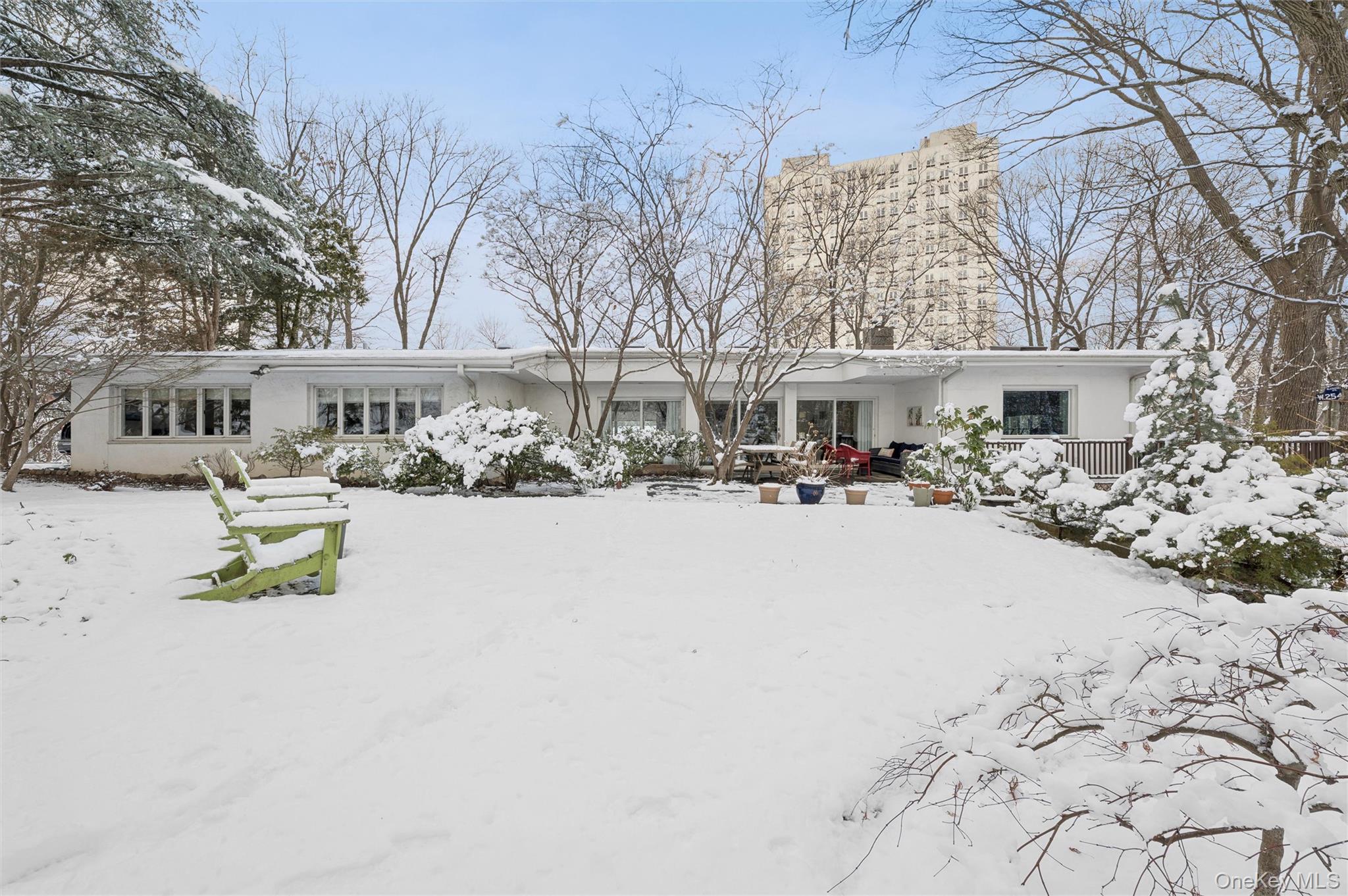 #5 photo, 383 254th Street, Bronx , NY 10471