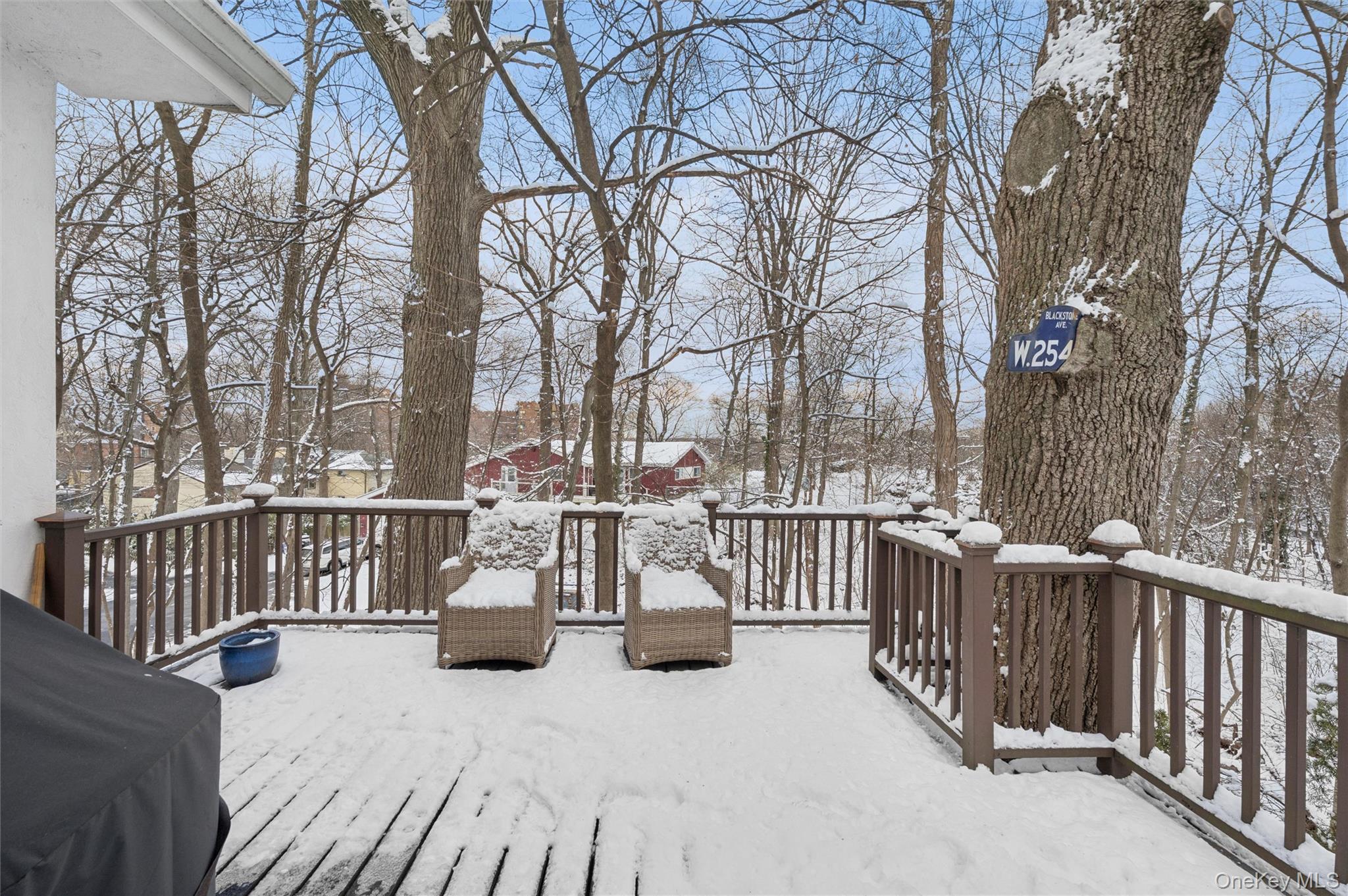 #8 photo, 383 254th Street, Bronx , NY 10471