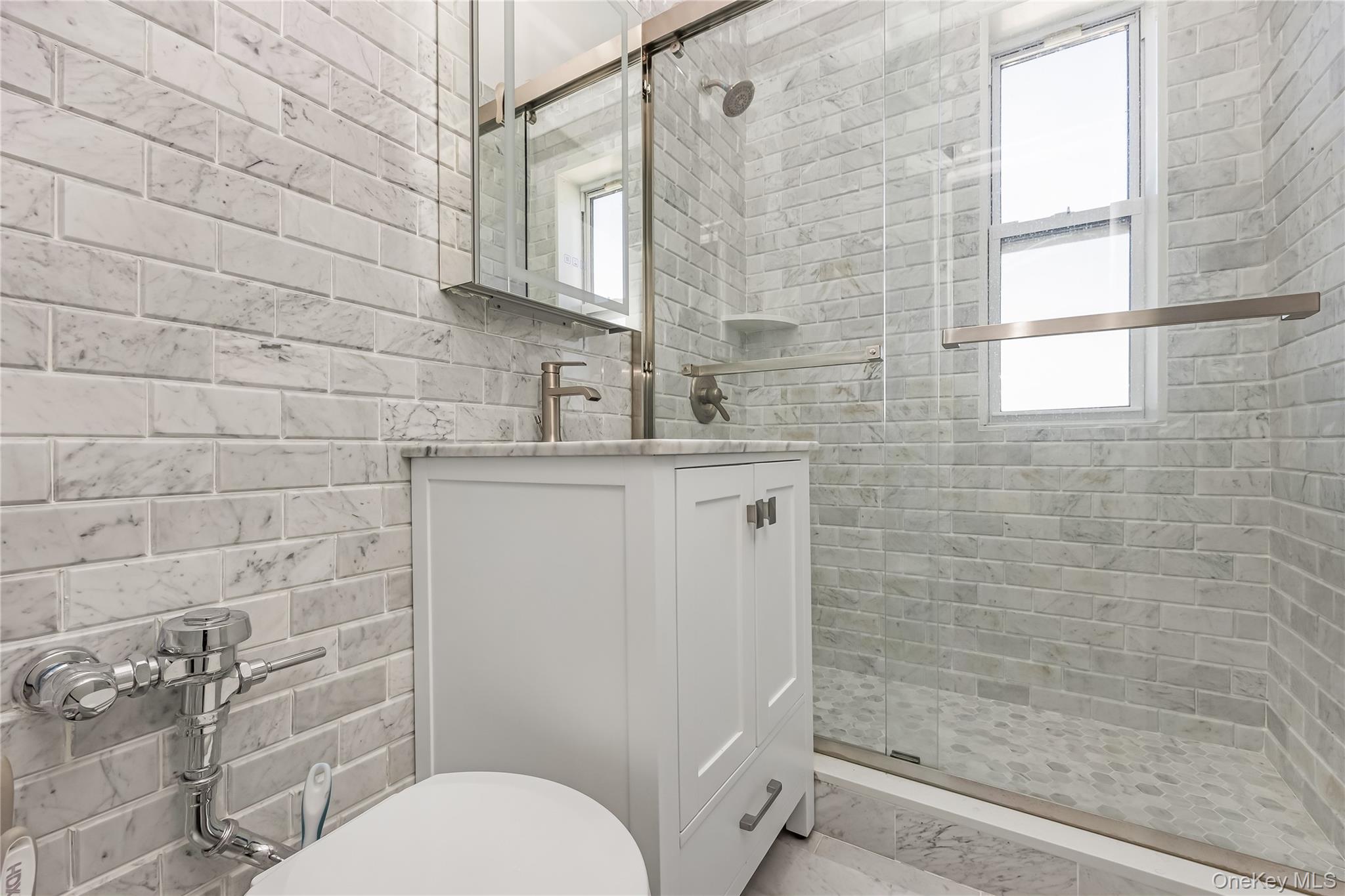 #11 photo, 68-37 108 Street, Forest Hills , NY 11375