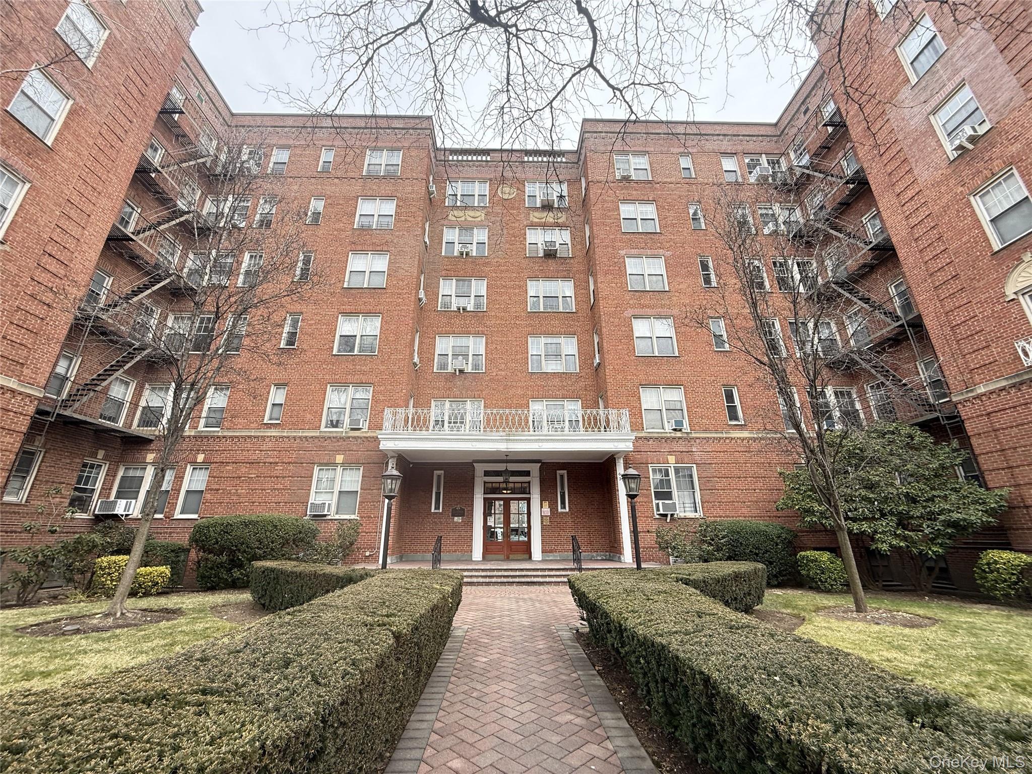 #2 photo, 68-37 108 Street, Forest Hills , NY 11375