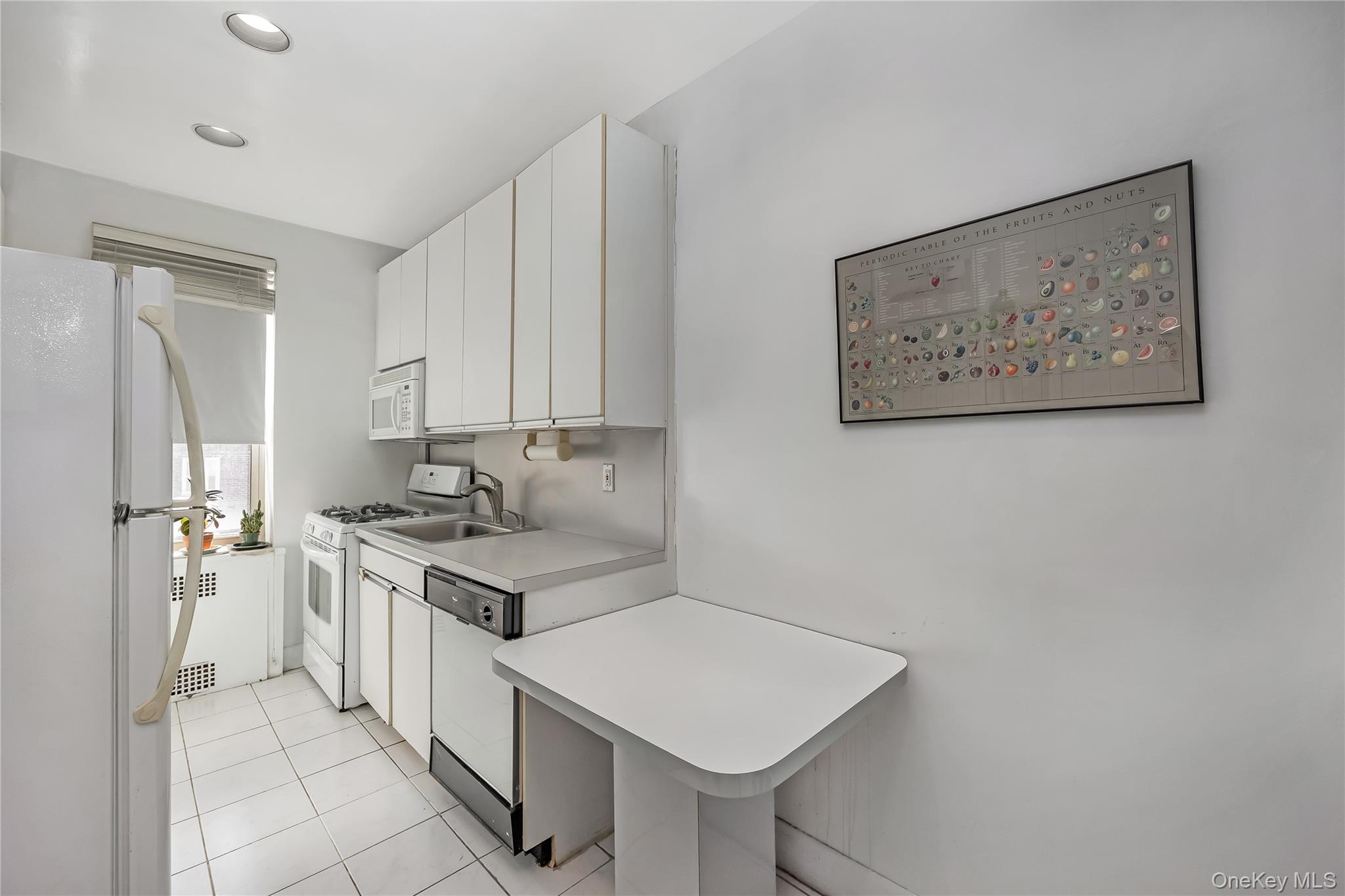 #4 photo, 68-37 108 Street, Forest Hills , NY 11375