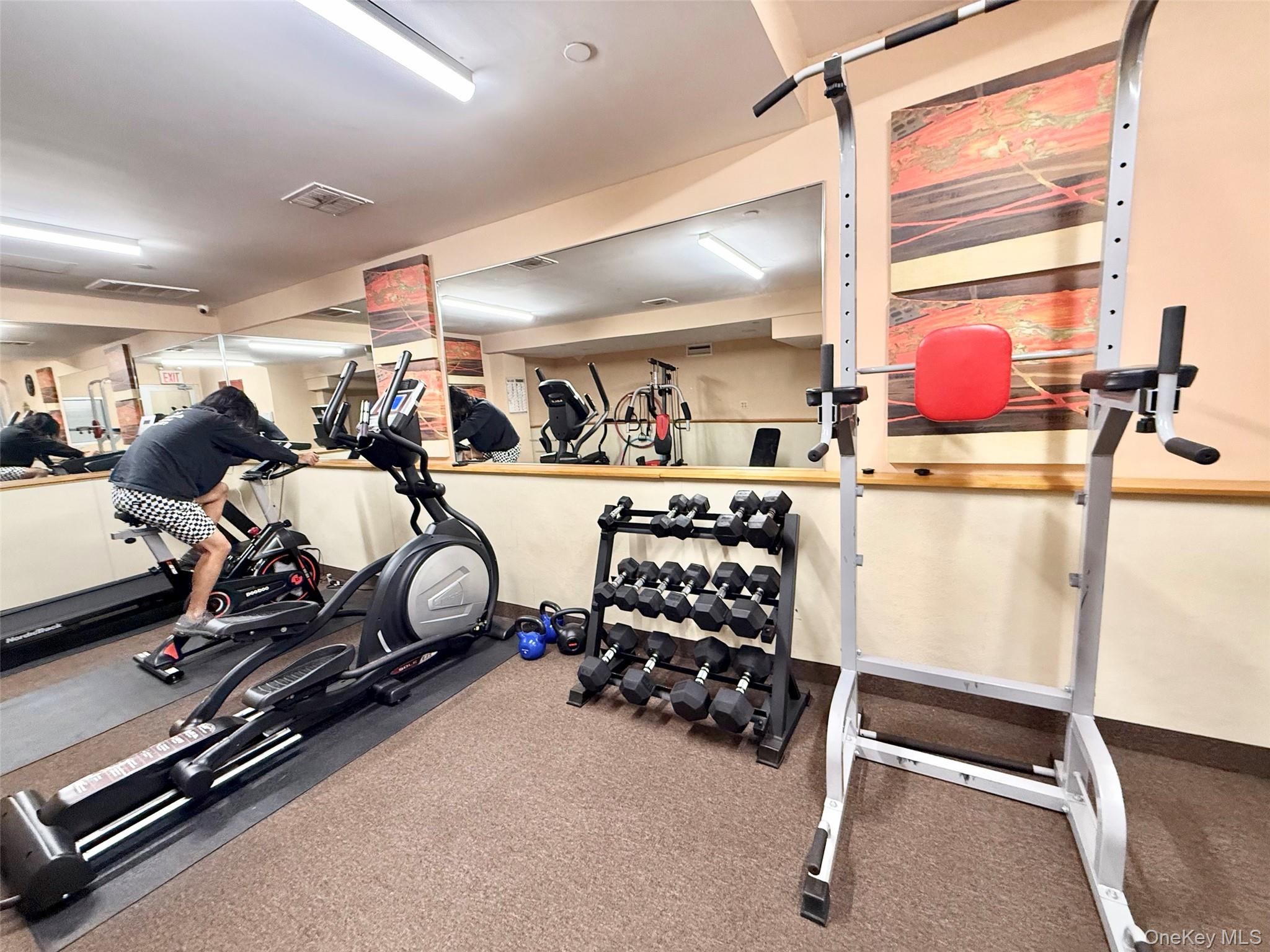 #6 photo, 63-14 Queens Boulevard, Woodside , NY 11377