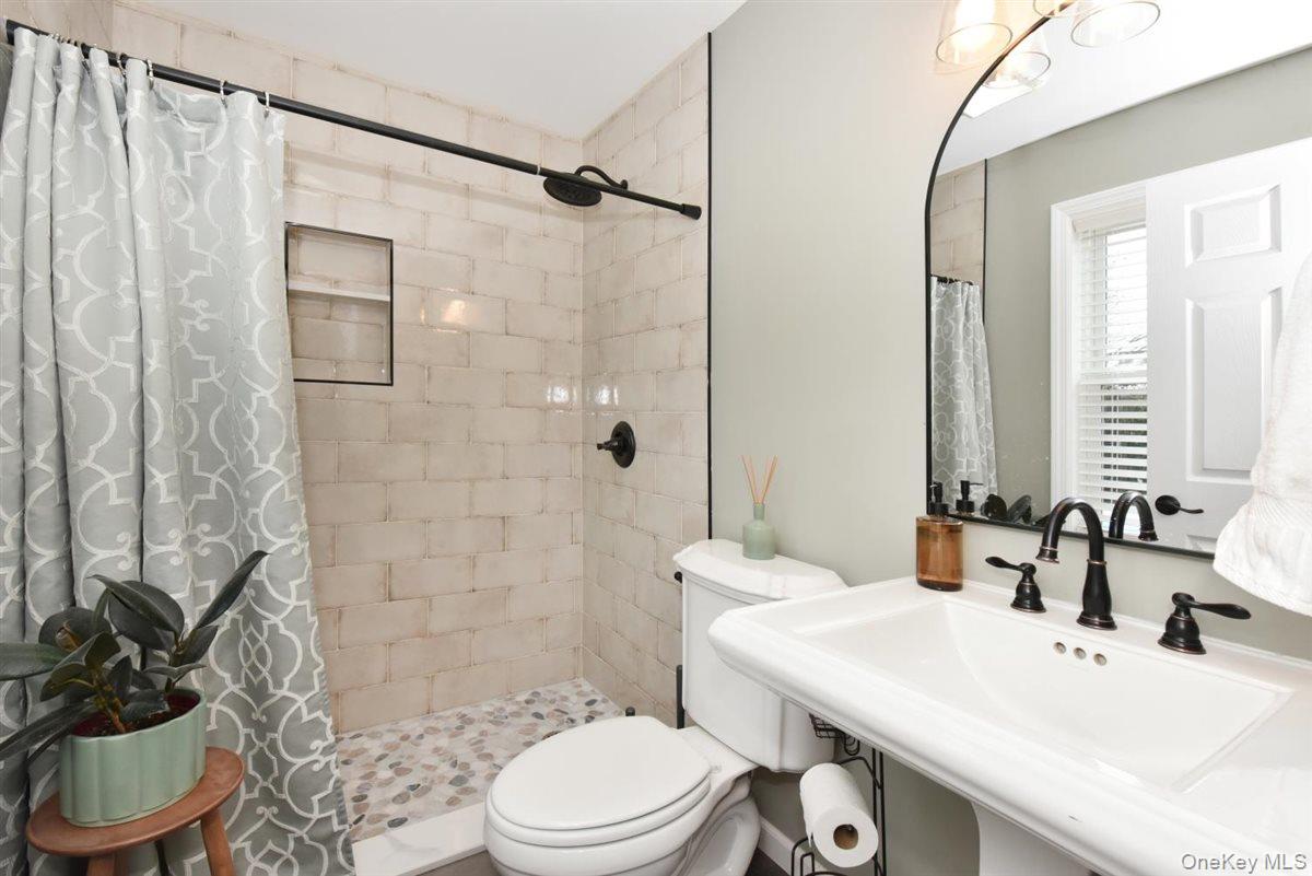 #12 photo, 3 Berryhill Lane, Bethpage , NY 11714