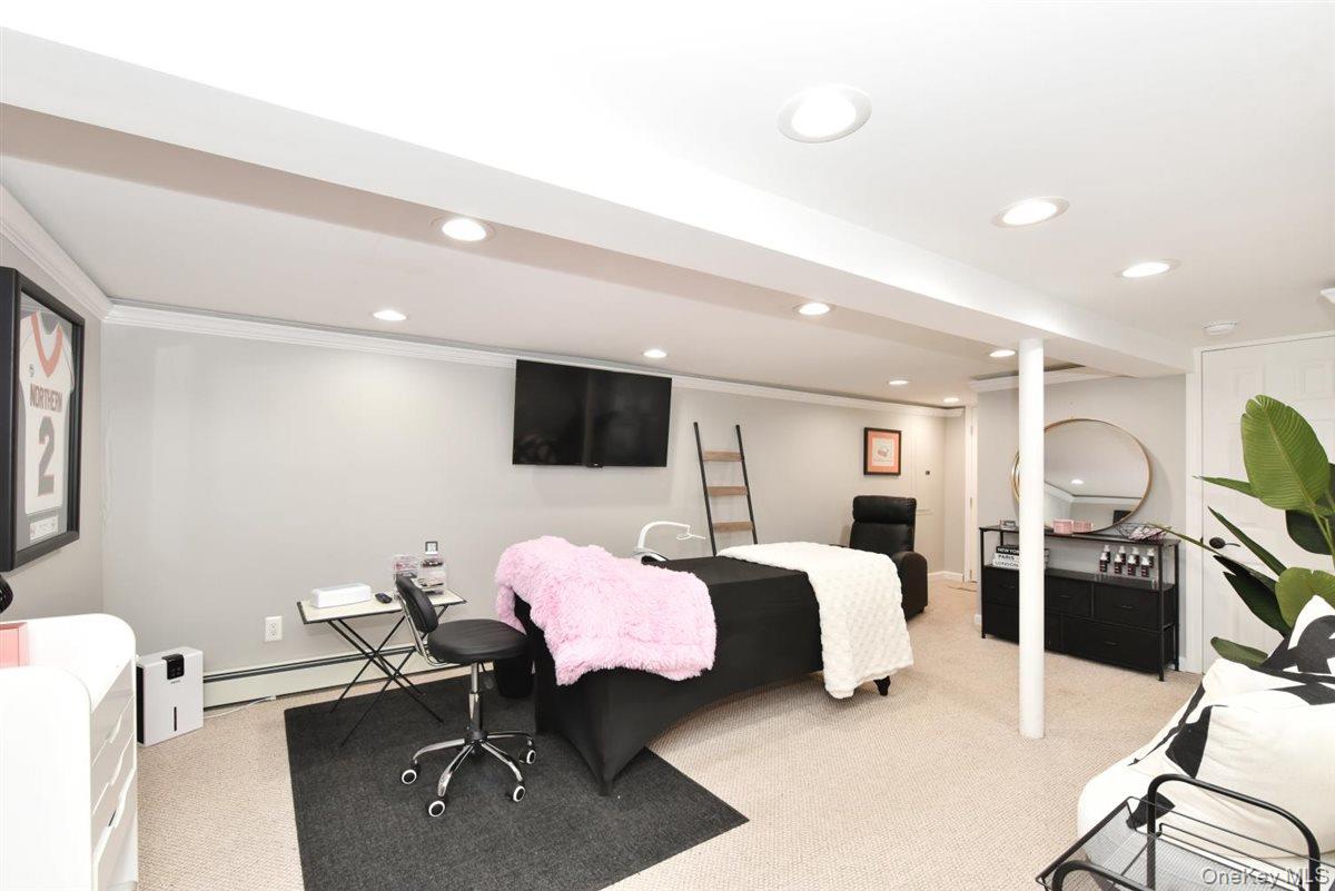 #19 photo, 3 Berryhill Lane, Bethpage , NY 11714