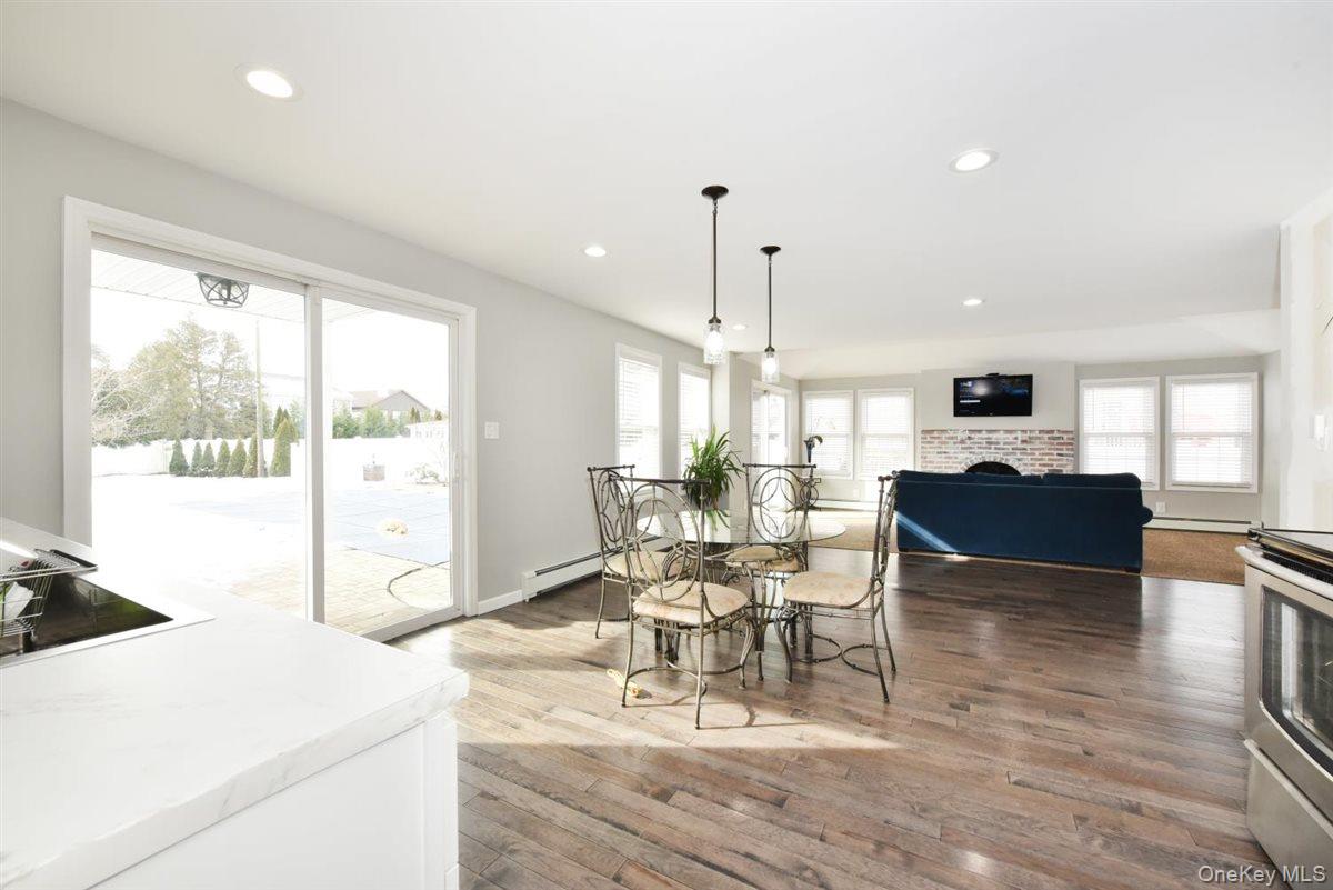 #6 photo, 3 Berryhill Lane, Bethpage , NY 11714